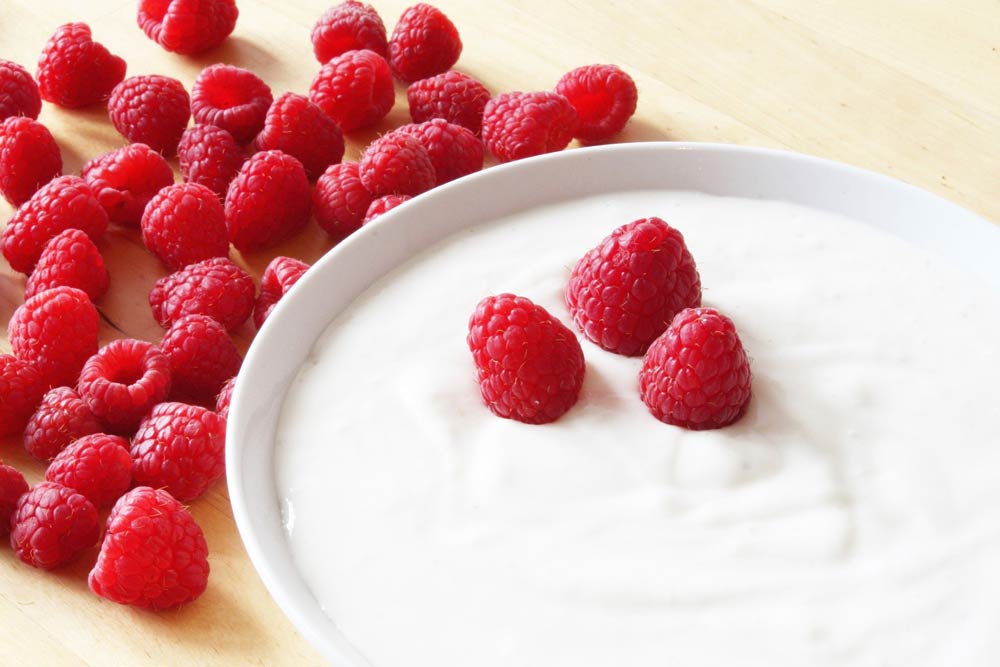 Griechischer Joghurt mit Himbeeren