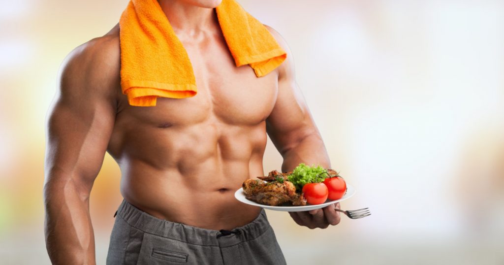 Bodybuilder, proteinreiche Mahlzeit auf einem Teller