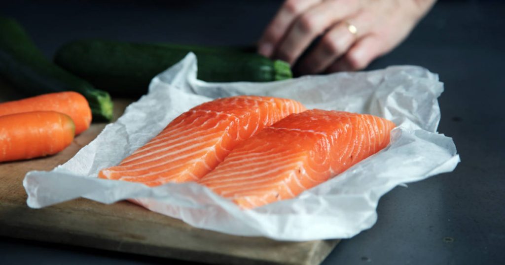 Lachs, hervorragendes Lebensmittel für die Deckung des Omega-3-Bedarfs