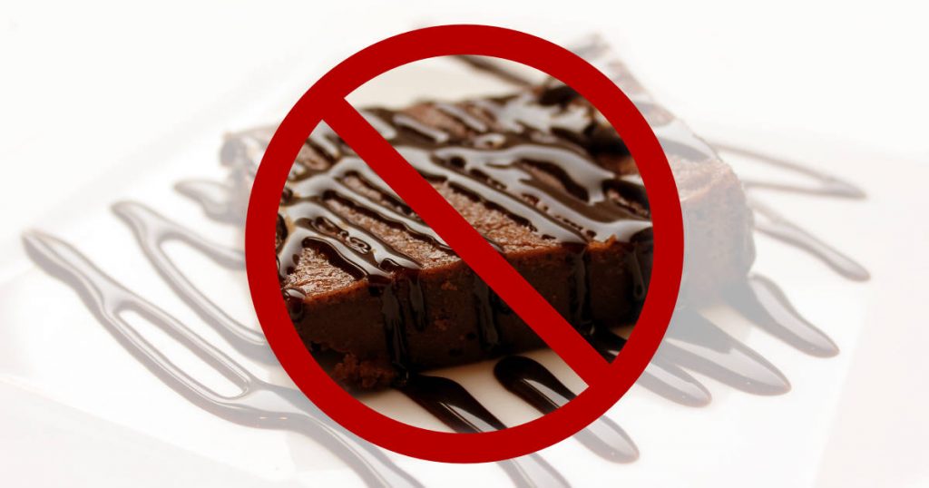 Kuchen mit Schoko Soße: Hohe Dosen von Zucker unterdrücken den Testosteronspiegel